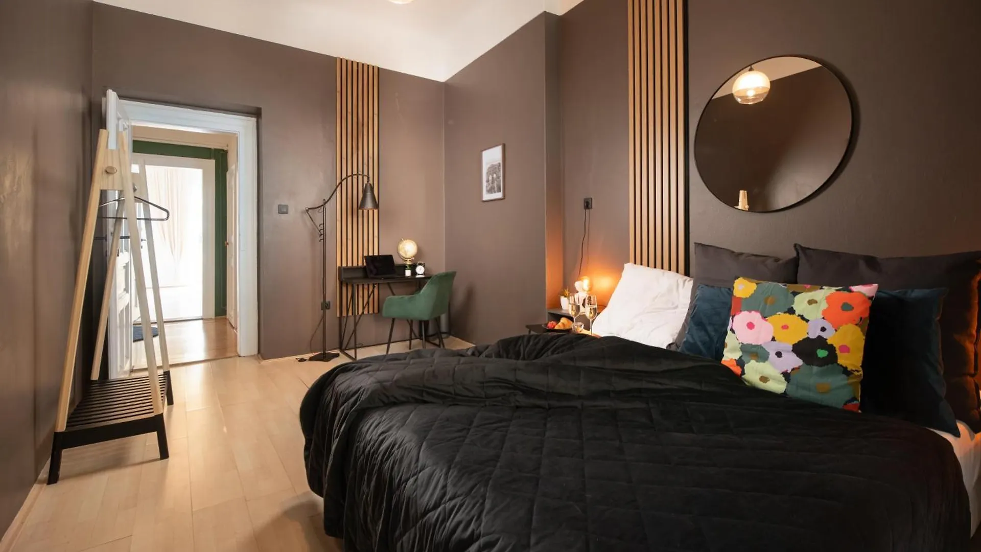 Cinema Apartment Billiard & Foosball - City Centre Prague