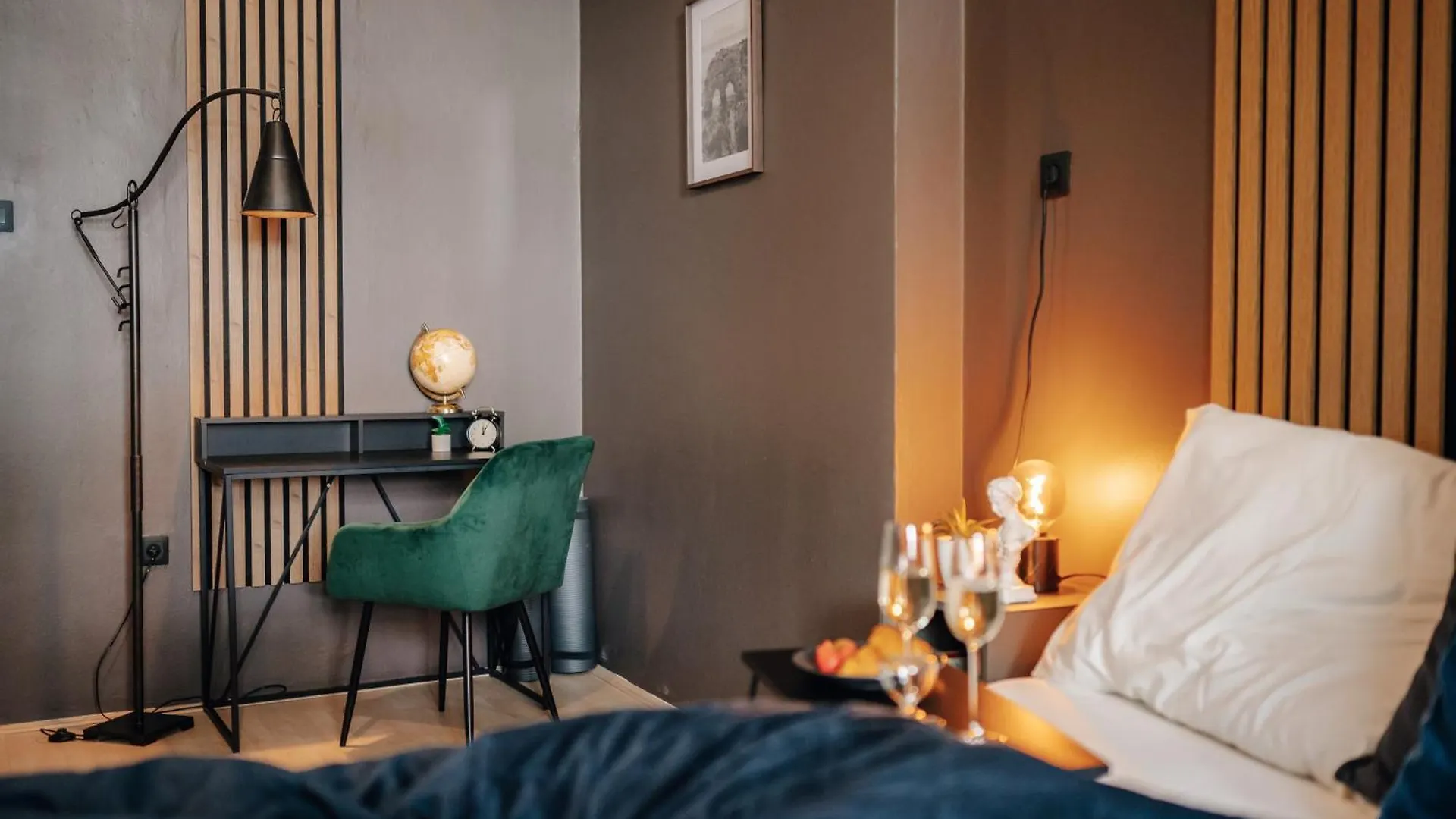 Cinema Apartment Billiard & Foosball - City Centre Prague