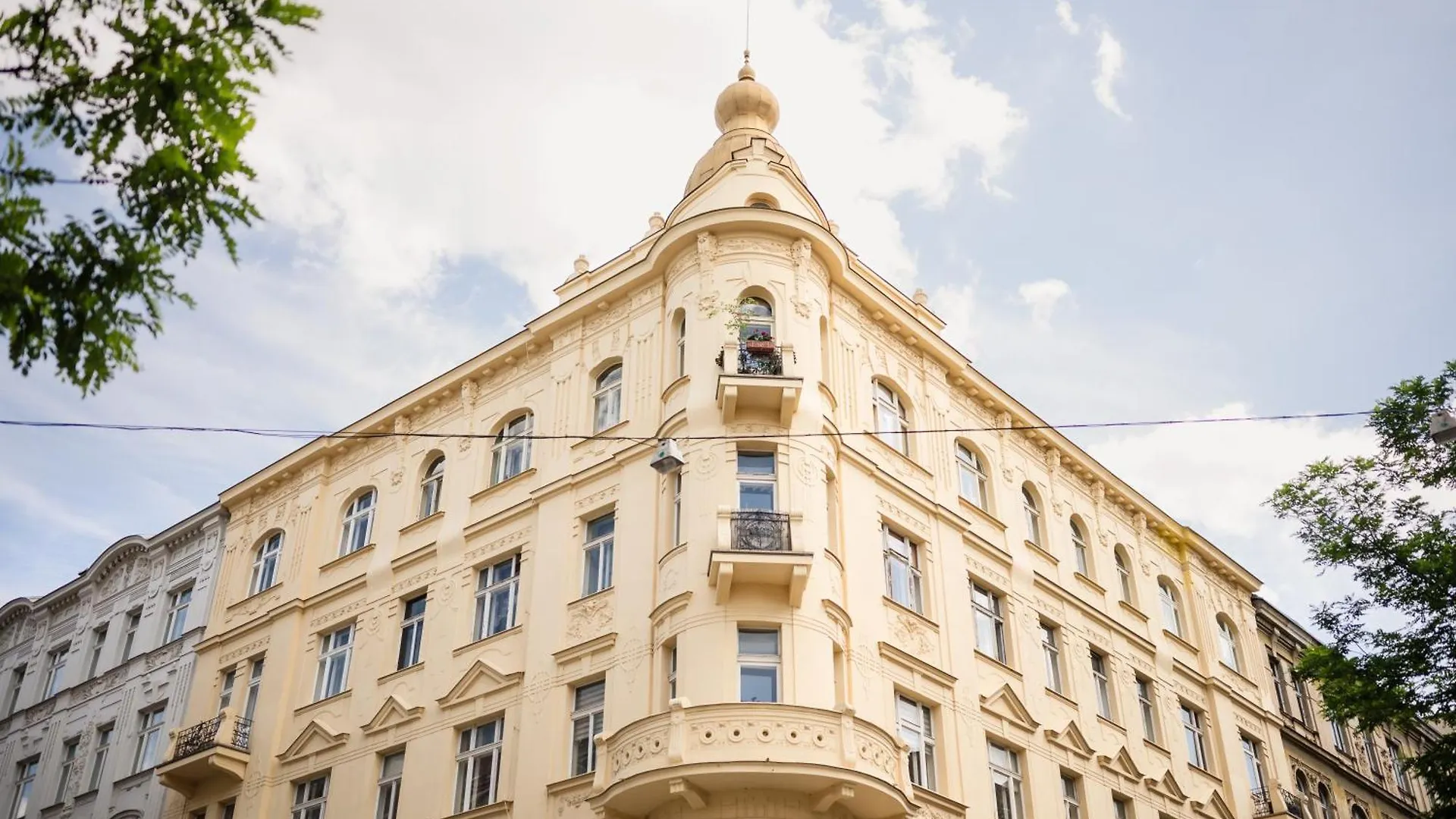 Cinema Apartment Billiard & Foosball - City Centre Prague