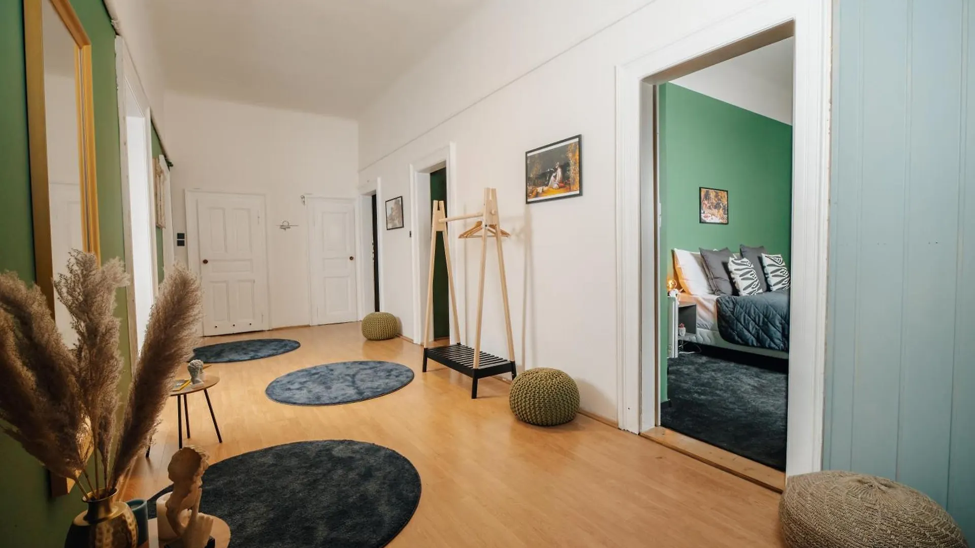 Cinema Apartment Billiard & Foosball - City Centre Prague