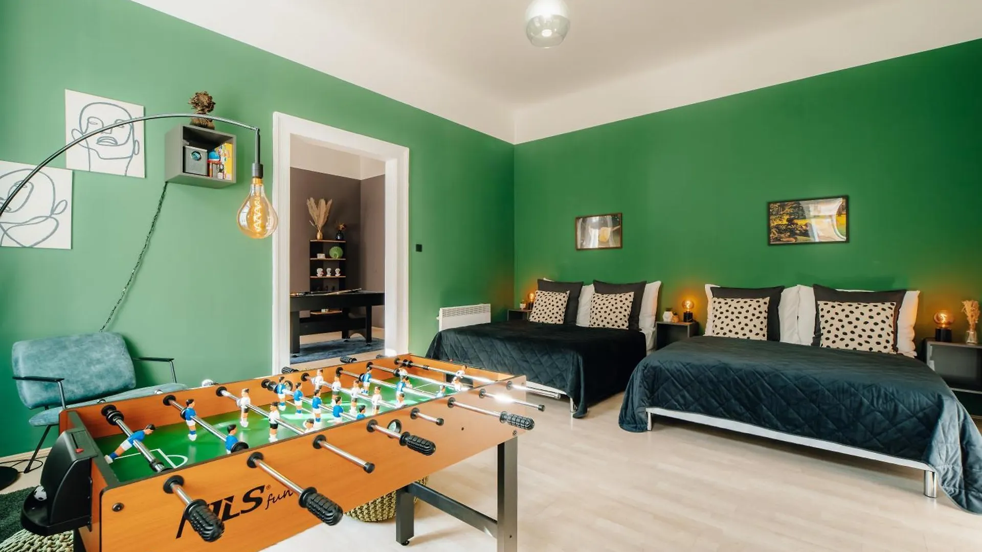 Cinema Apartment Billiard & Foosball - City Centre Praga
