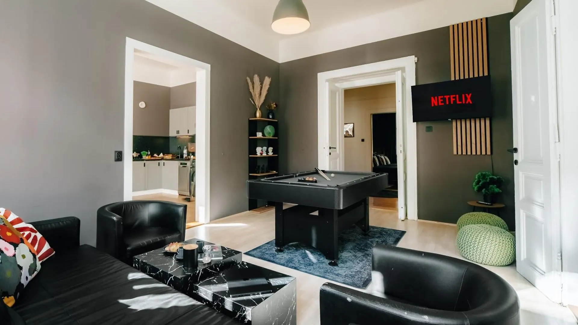 Cinema Apartment Billiard & Foosball - City Centre Praga